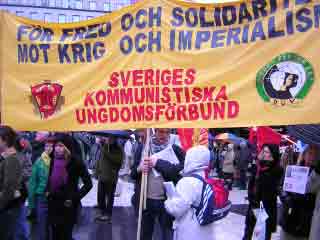 Bilder fr&aring;n demonstration mot ockupationen av Irak.